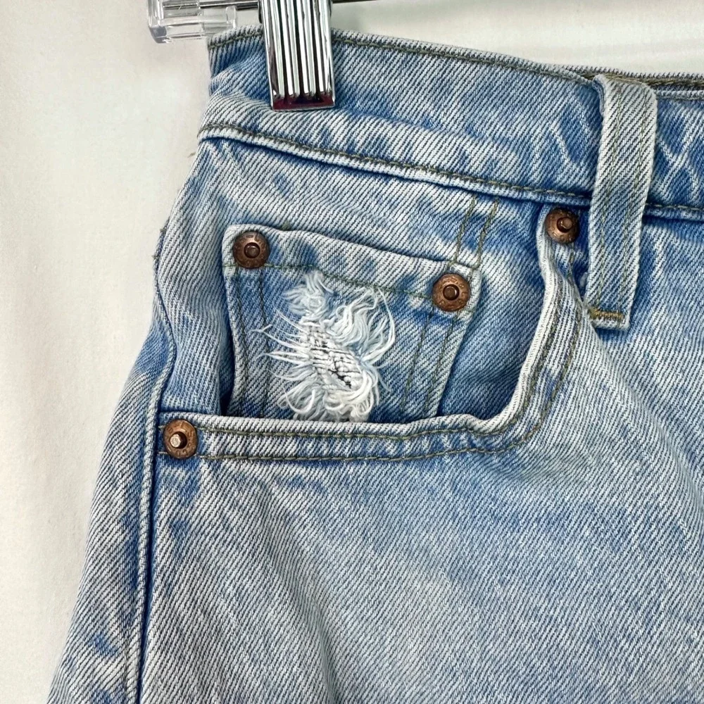 LEVI'S 501 Blue Light Wash Denim Jean Shorts Distressed Raw‎ Hem Women's 25
